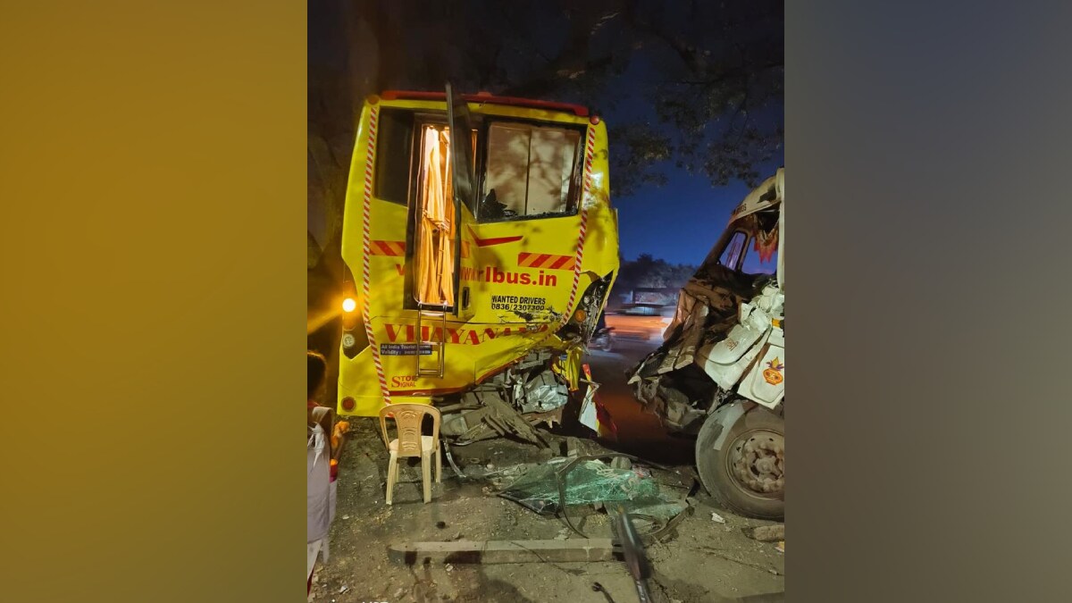 accident, Navale Bridge, Dumper, Collides, Passenger Bus, Seven Injured, pune,