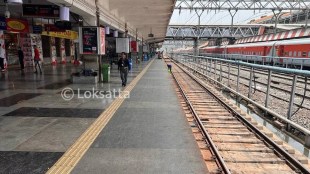 12 stations central railway redeveloped marathi news, 8 stations on western railways will be redevloped marathi news