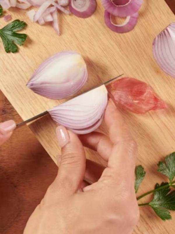 smart and easy way to chop onion
