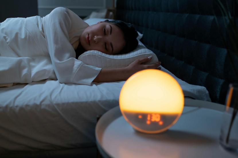 do-not-sleep-with-dim-light-at night