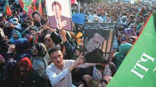 pakistan election results imran khan backed independent secure 101 seats