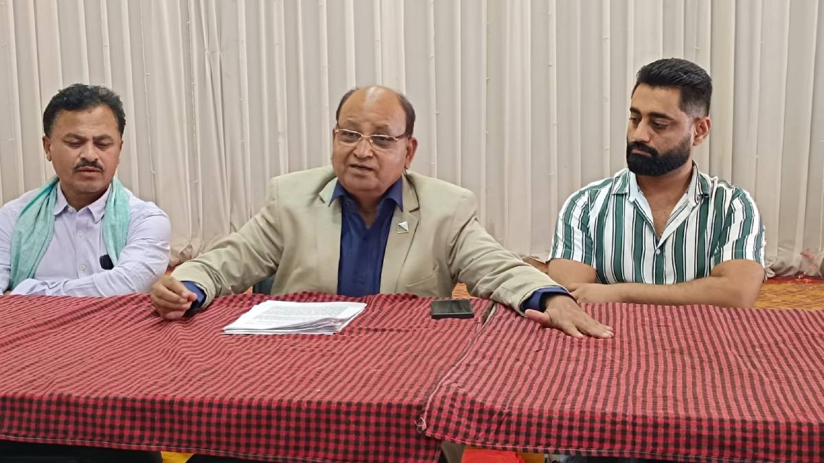 shiv sena leader kishore on slams narendra modi before visit to yavatmal