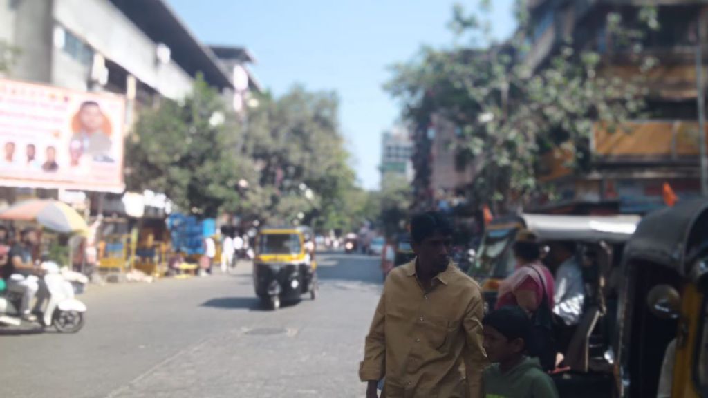 Phadke road in Dombivli is boards free municipal action against illegal boards Phadke road in Dombivli is boards free municipal action against illegal boards