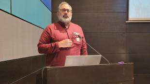 traffic congestion will affect industries in metros in future says union minister rajeev chandrasekhar