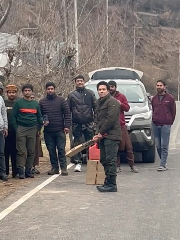 sachin-tendulkar-kashmir-snowfall