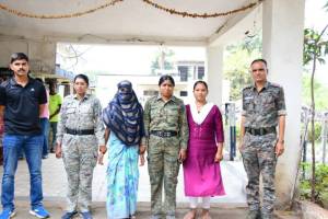 woman naxalite arrested in chhattisgarh border region