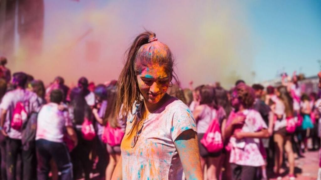 Holi festival planning for long weekend