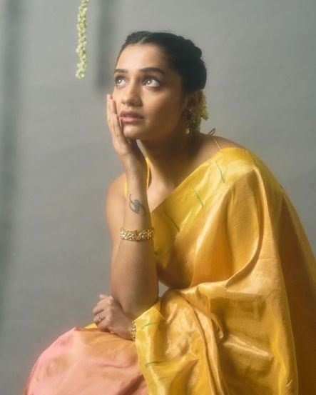 Hruta Durgule Yellow Paithani Saree