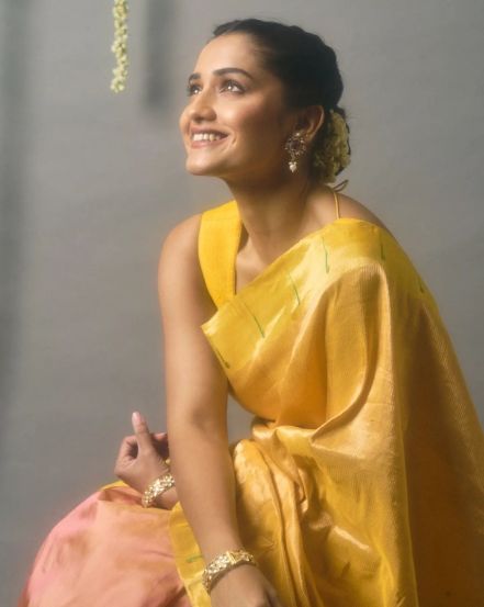 Hruta Durgule Yellow Paithani Saree