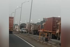 one dead in Accident on JNPT Palaspe National Highway