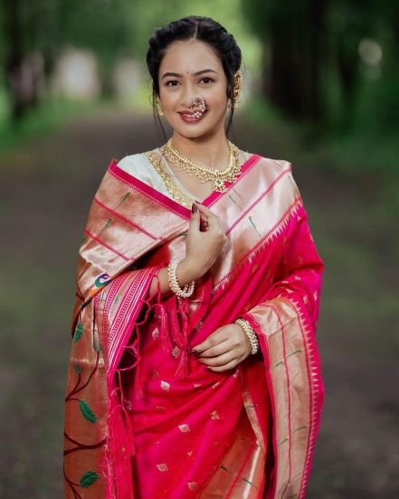 Marathi Actress Pink Saree Look