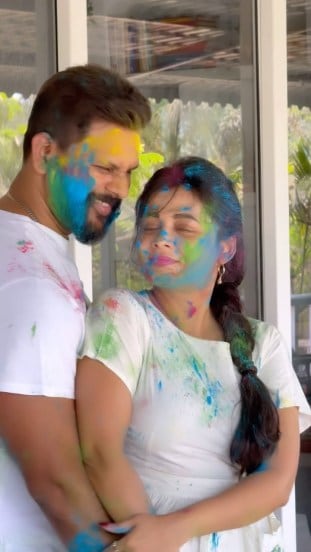 marathi-celebrities-celebreted-holi-2024