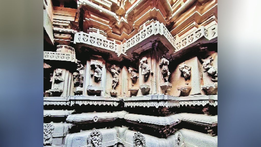 Loksatta safarnama Religious Tourism in India A trip to the temple India country