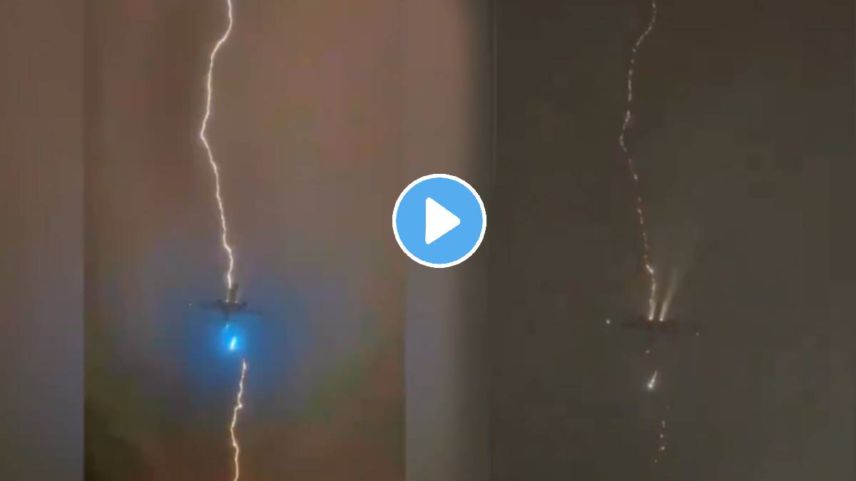 Lightning Fell On a Flying Plane In Canada 400 people stuck in the plane Video Viral