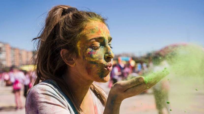 Holi 2024 Heres How You Can Take Off Colours Safely Save These Tips For Later