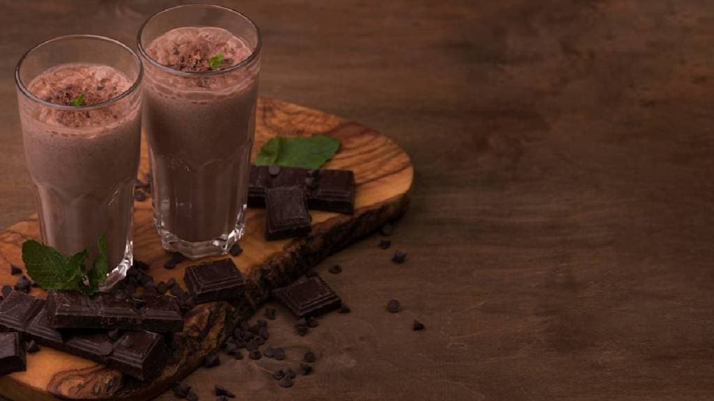 How to Make Home Made chilli And Healthy Chocolate Chikoo Milkshake Note The Recipe