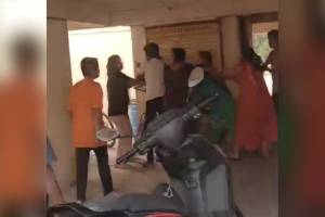 senior citizen beaten Kalyan
