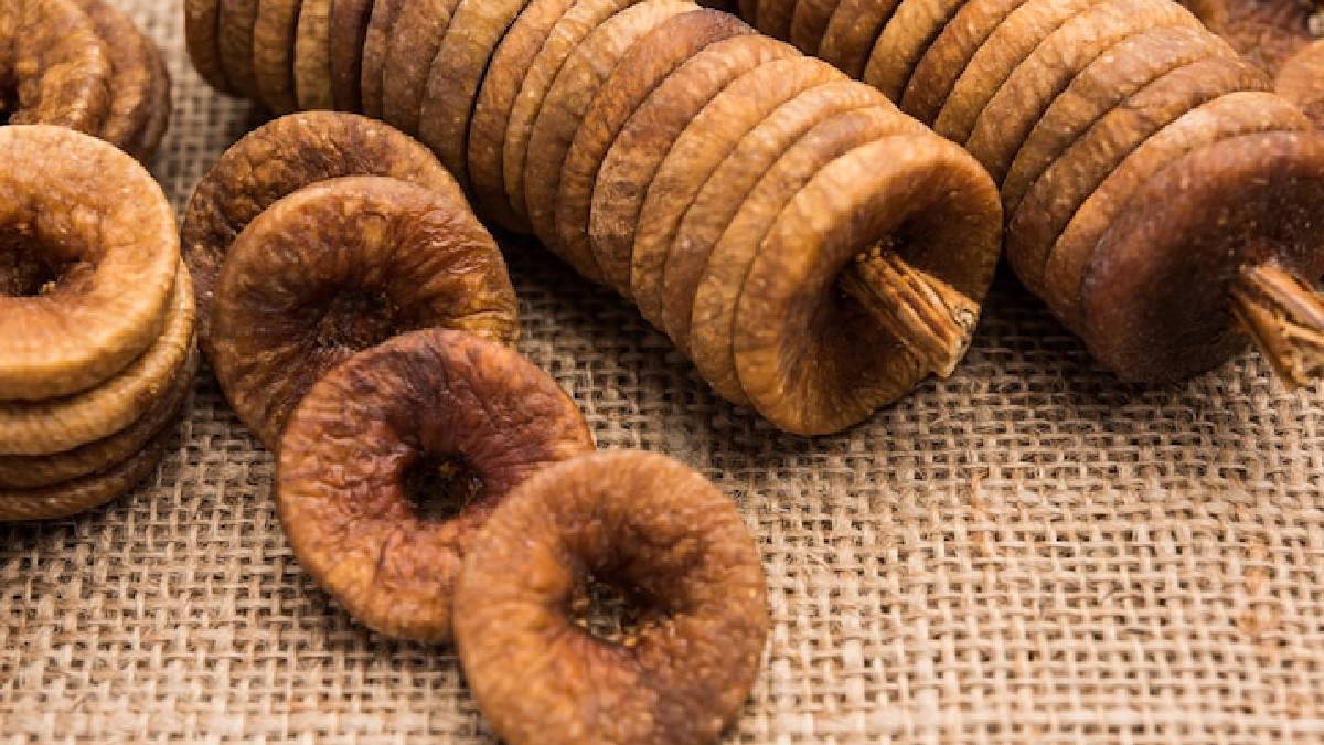 Is having figs (anjeer) in summer healthy?