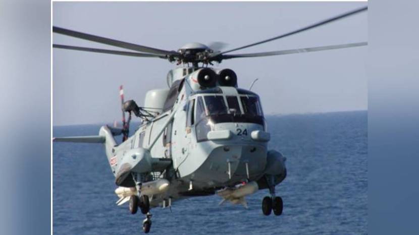 ब्रिटनच्या बनावटीचे SEAKING 42 (B/C) हे लिकॉप्टरचा वापर बहुउद्देशीय कारणांसाठी केला जातो. कमांडो कारवाईसाठीही हे हेलिकॉप्टर वापरले जाते