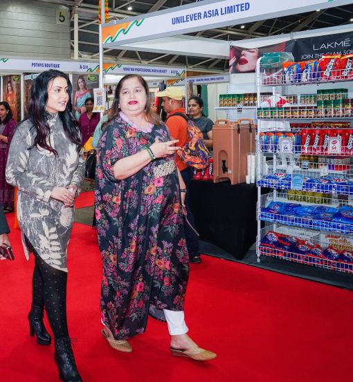 deputy chief minister devendra fadnavis wife amruta fadnavis post new stylish photos at singapore namaste bharat exhibition