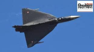 Tejas pilot ejects before crash