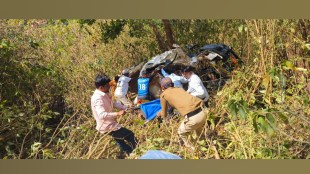 satara, accident, Tempo Plunges into Ravine, Two Severely Injured, Mahabaleshwar Pratapgad Ghat Road, 2 Rescue Workers, Hurt,