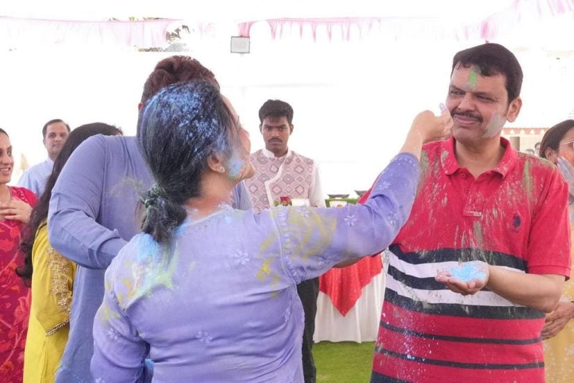devendra and amruta fadnavis shares glimpse of their family holi celebration