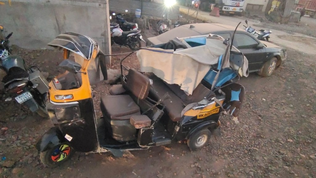 two dead three injured after a speeding rickshaw hits divider