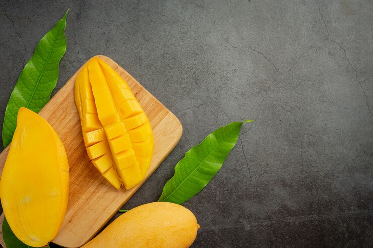 Science Behind why mangoes should be soaked in water before eating