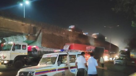 heavy traffic on manor wada bhiwandi state highway closed due to crack in bridge near manor