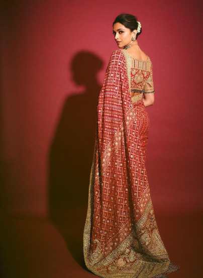 deepika padukone wears bandhani saree at anant ambani pre wedding