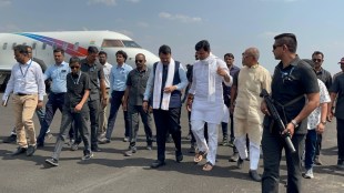 mla ravi rana meet devendra fadnavis at belora airport discussion over navneet rana entry in bjp