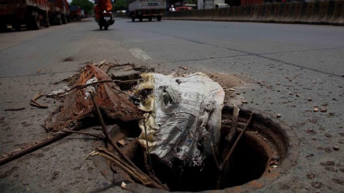 mumbai, malad, Malvani, Three Youths, Fall into Drain, Two Declared Dead, Tragic Incident,