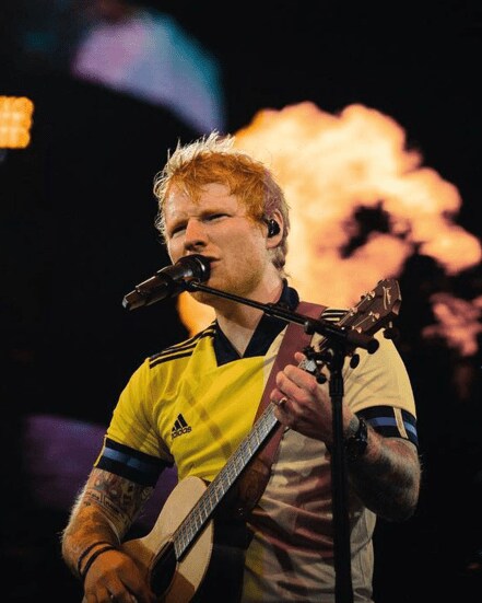 Ed sheeran visit to mumbai for performance met school students bollywood stars shahrukh khan ayushmann khurrana armaan malik gauri khan farah khan