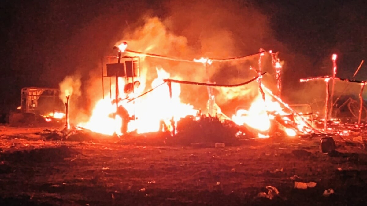fire broke out in huts of sugarcane workers