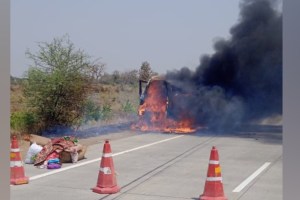 yavatmal, Running Car, Catches Fire, Nagpur Tuljapur National Highway, Near Kalamb,