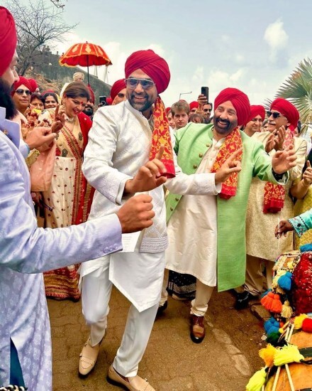 abhay deol source of income