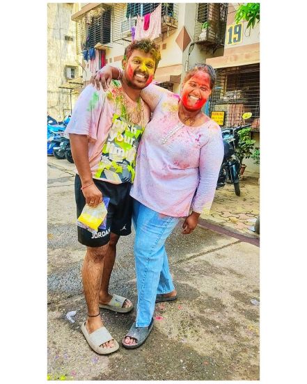 marathi-celebrities-celebreted-holi-2024