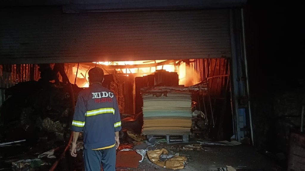 A massive fire broke out at the godown of a carpet company in Tarapur Industrial Estate