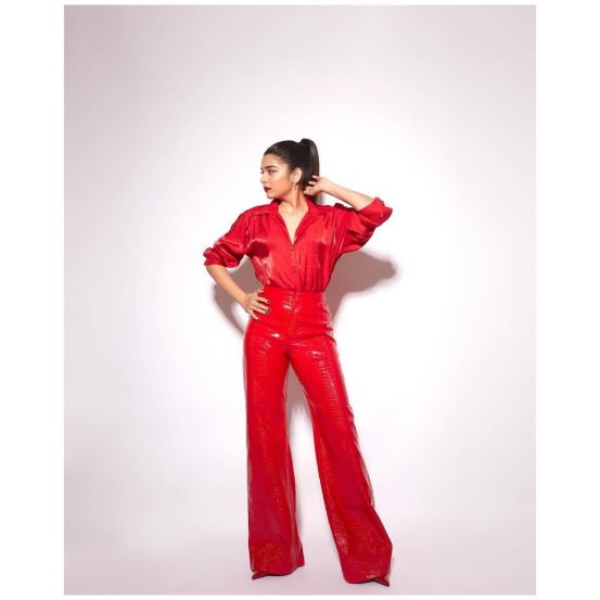 mithila-palkar-sugar-and-spice-all-red-themed-photoshoot