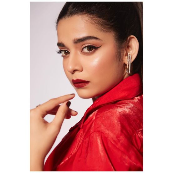 mithila-palkar-sugar-and-spice-all-red-themed-photoshoot