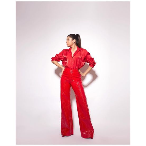 mithila-palkar-sugar-and-spice-all-red-themed-photoshoot