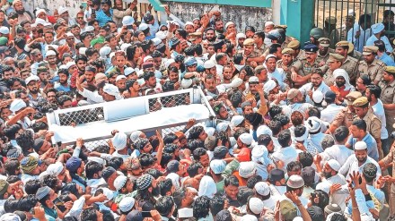 mukhtar ansari death gangster turned politician buried near his parents graves in ghazipur