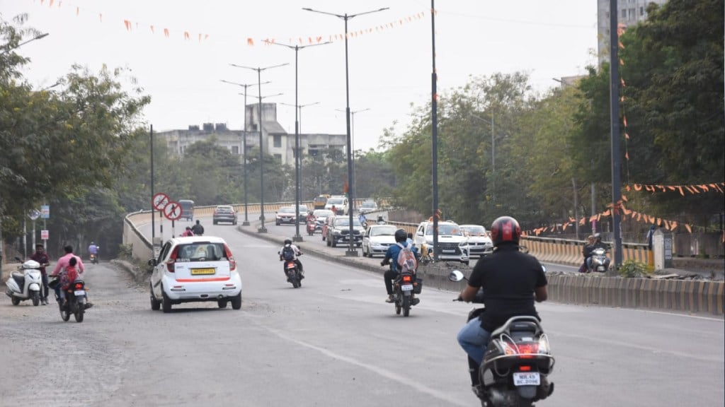 nagpur, Flawed Design, Flyover, Death Trap, Endangering Motorists, Narendranagar Chowk