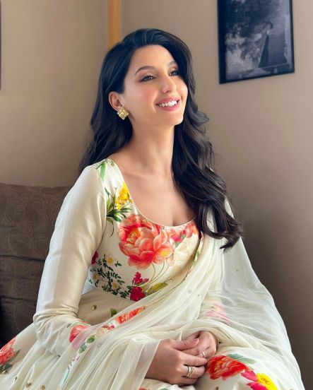 nora-fatehi-traditional-look