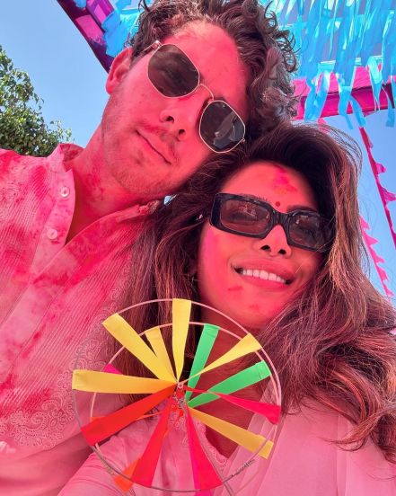 priyanka-chopra-nick-jonas-malti-marie-holi-in-india