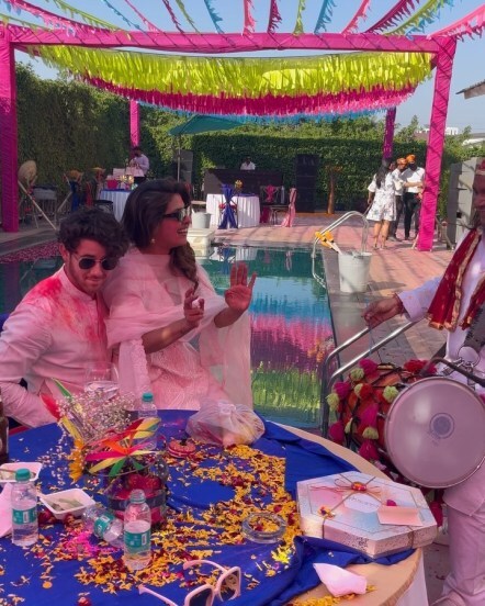 priyanka-chopra-nick-jonas-malti-marie-holi-in-india