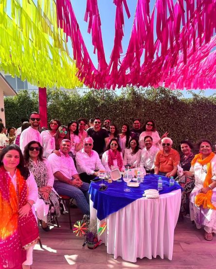 priyanka-chopra-nick-jonas-malti-marie-holi-in-india