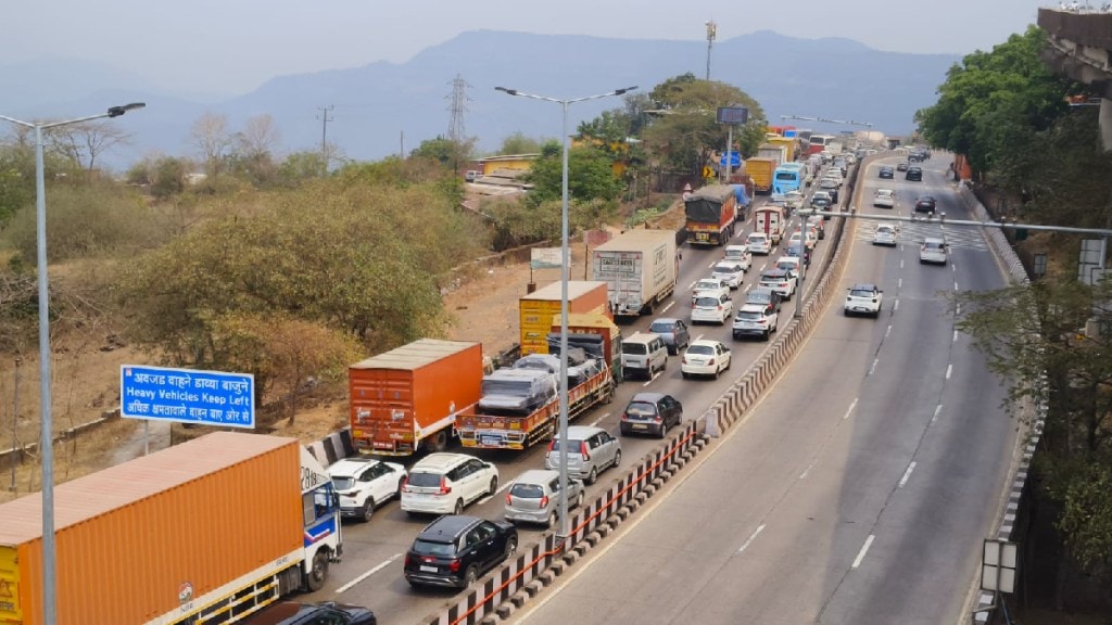 Traffic Causes Jam, continuous Holidays, Tourists Head, Lonavala, Mumbai Pune Expressway, marathi news,