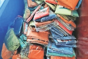 government saree distribution at ration shop